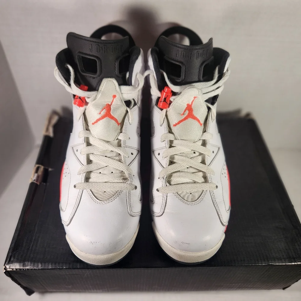 Men's Jordan 6 Retro White/Infrared Sneakers - Picture 4 of 9